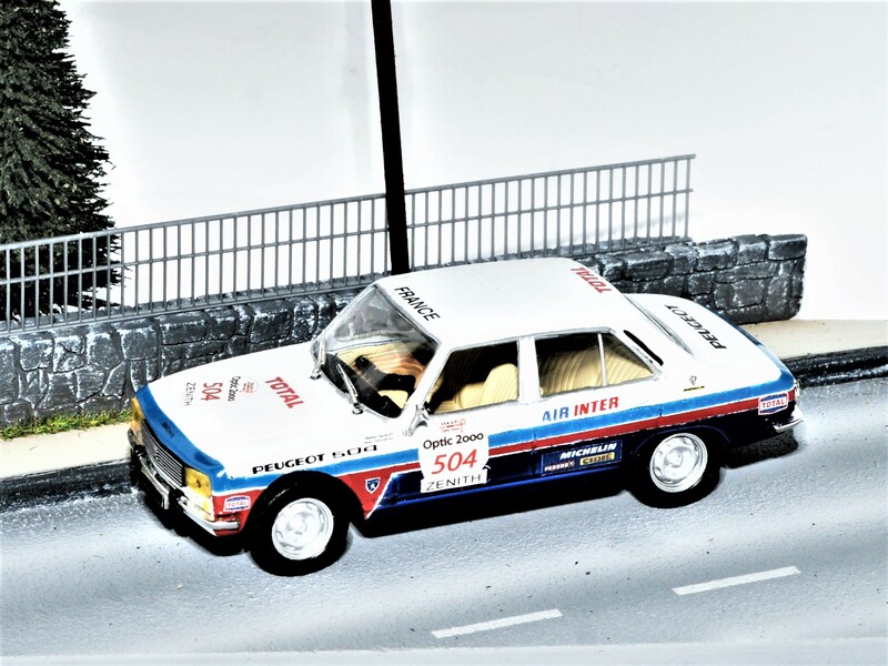 Peugeot 504 Berline (Tour Auto 2018) Décalcos par Jean et moi.JPG