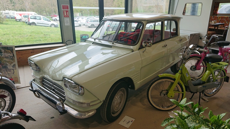 Citroën Ami 6 - 1964.JPG