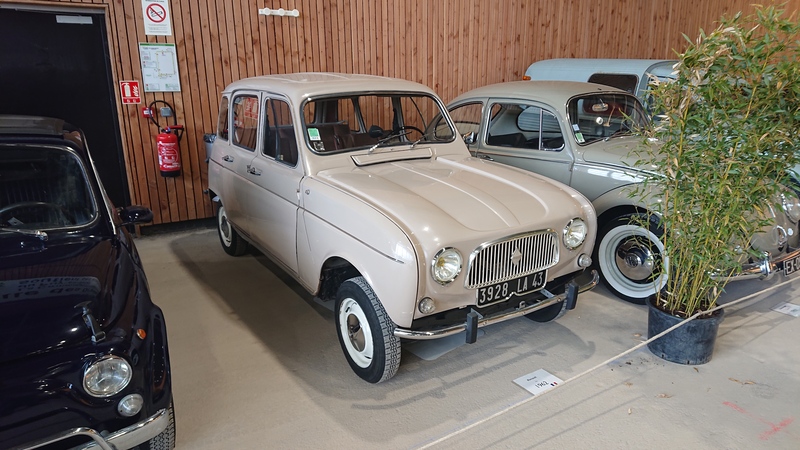 Renault 4 - 1962.JPG
