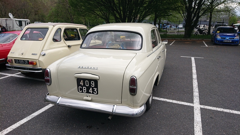Peugeot 403 berline_2.JPG