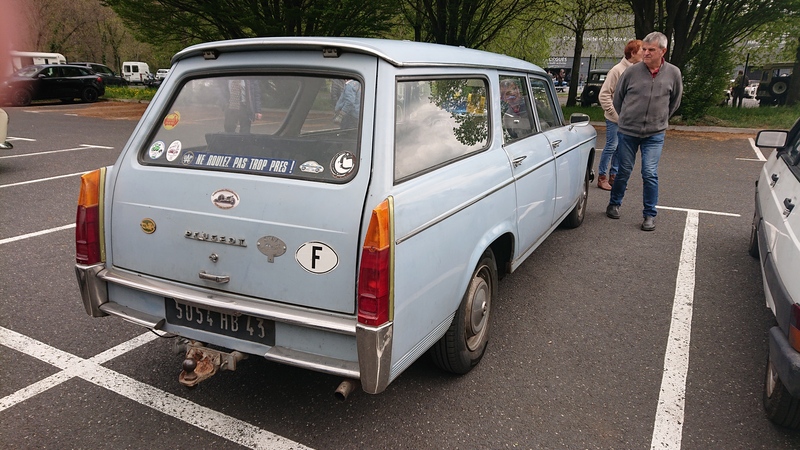 Peugeot 404 familiale_3.JPG