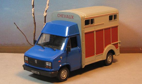 J5VAN01a.jpg