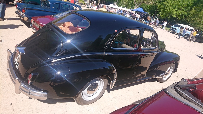 Peugeot 203 berline.JPG