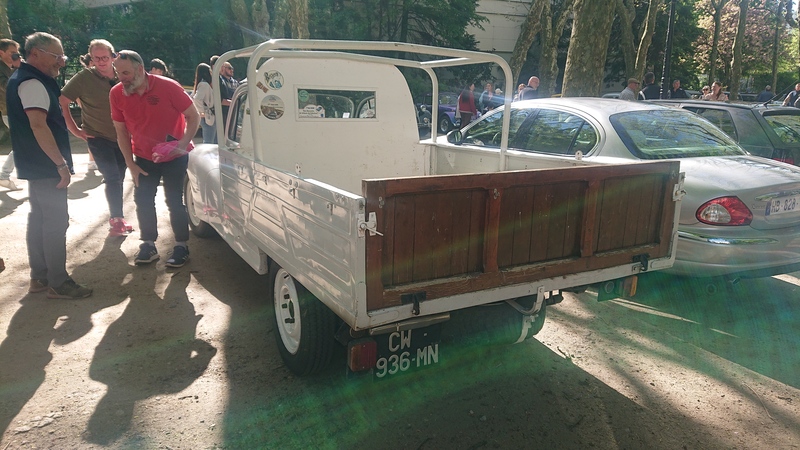 Peugeot 203 U plateau_b.JPG
