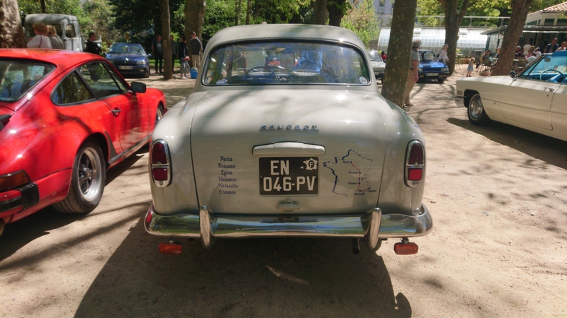 Peugeot 403_d.JPG
