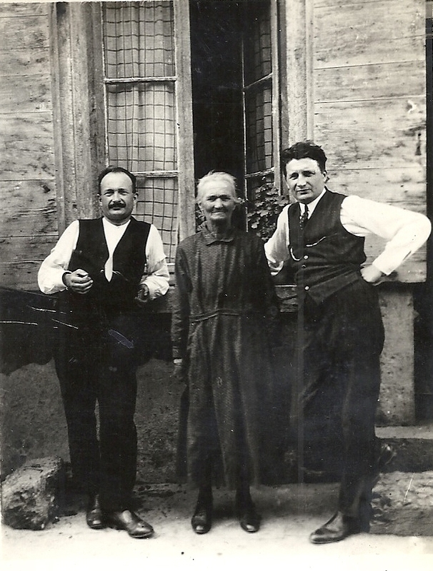 Marguiron Mère et 2 Fils 1934.jpg