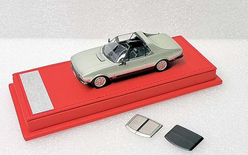 (Evrat-Miniatures EVR257 O2) 504 Coupé Caruna version targa.jpg