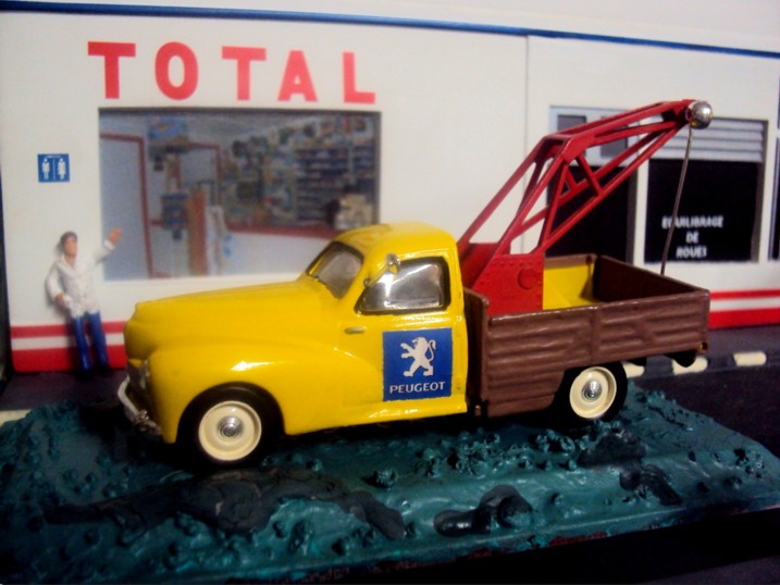 Peugeot 203 SOS.jpg
