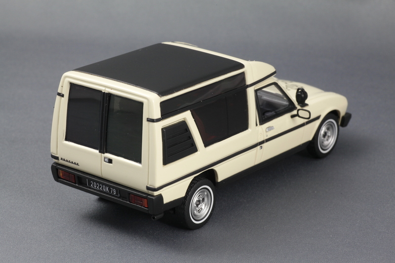 Peugeot 504 Loisirs Heuliez-2.JPG