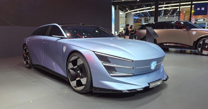 S7-salon-de-pekin-decouvrez-la-surprise-de-peugeot-les-incroyables-concept-6-et-concept-9-221694.jpg