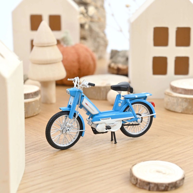 (Norev 182049 Oa) cyclomoteur 103 bleu 1972.jpg