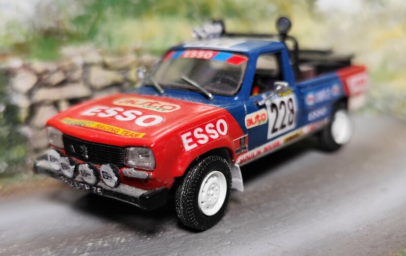 1969_Peugeot_504_pick_up_Dakar_Marek.jpg