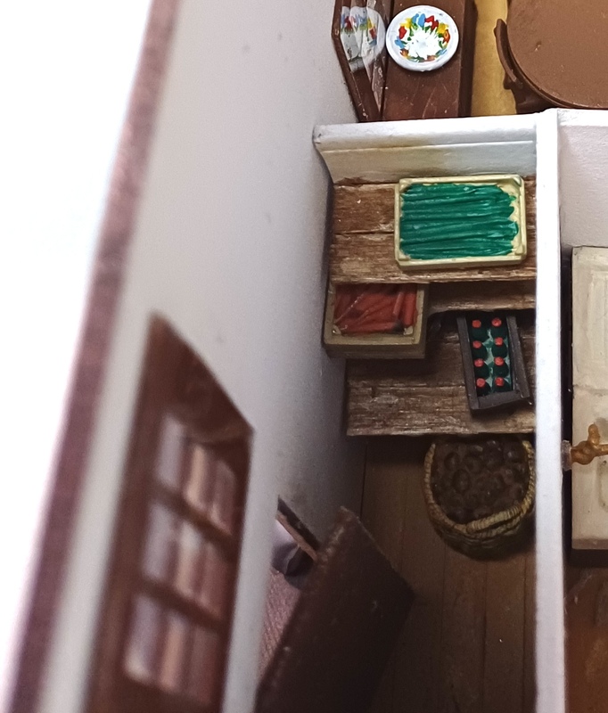 le petit cagibi sert de réserve pour la nouriture !