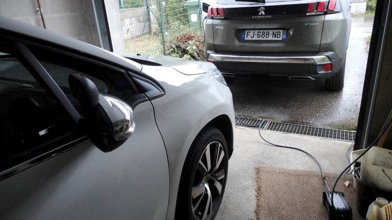 3008_HYbrid4_2019.jpg
