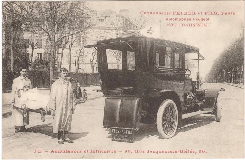 Peugeot ambulance  1910.JPG