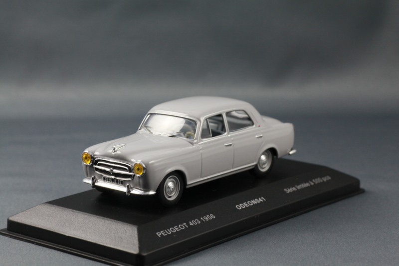 peugeot_403_1956_gris_clair_01.jpg