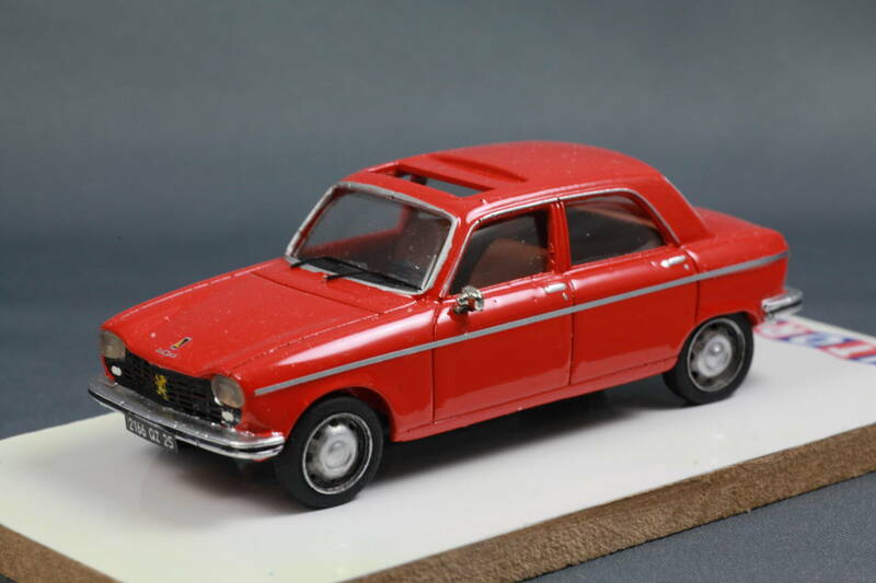 peugeot_204_berline_to_1976_corail_01.jpg