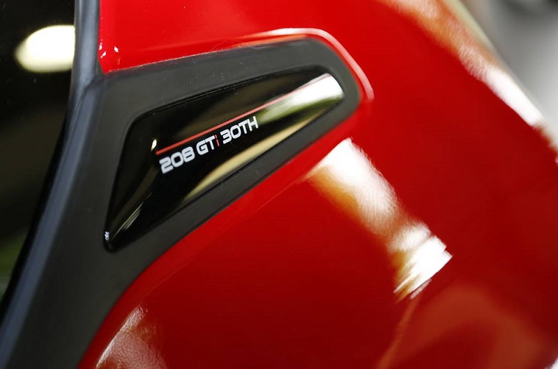 208 GTi 30th-Anniversary-Edition m800.jpg